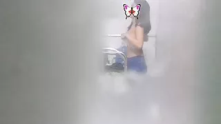 শ্যাবি স্বর্ণকেশী বে ...